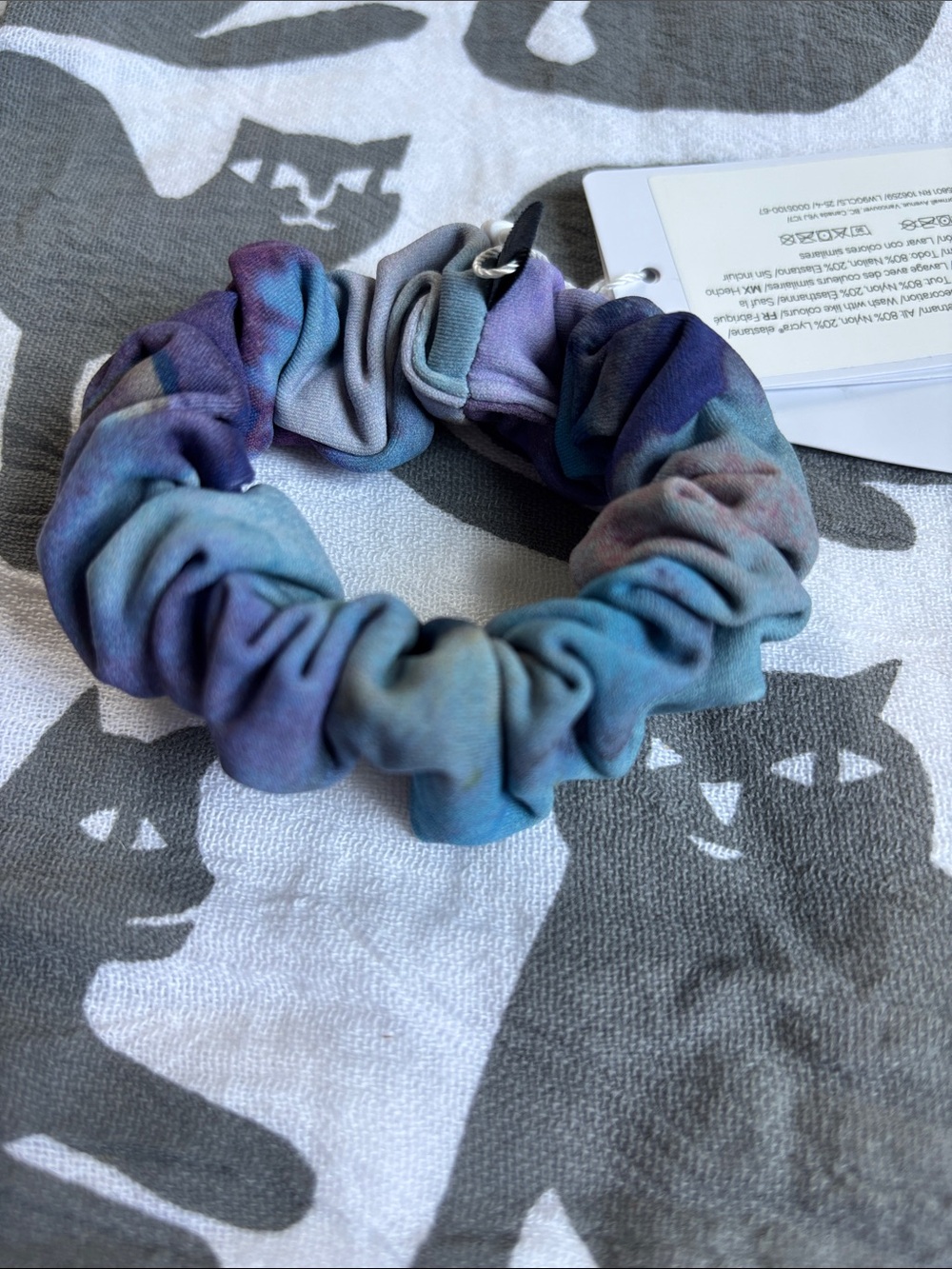 Lululemon NWT Uplifting Scrunchie Ink Islands Twice Blue Multi Rare Color IIT1